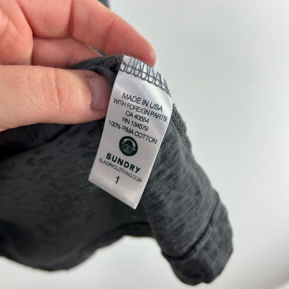 Sundry Gray Leopard Print 3/4 Sleeve Blouse Flowy Made in USA Pima Cotton Small - Picture 4 of 7